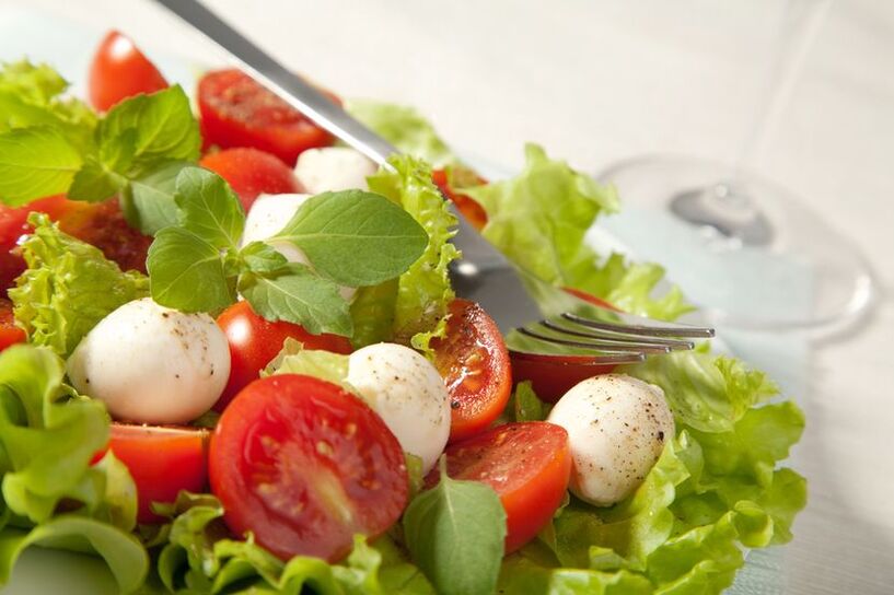 Ensalada de verduras para a dieta Dukan