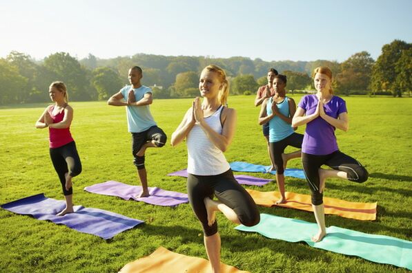 Clases de ioga para perder peso e mellorar a saúde corporal en xeral